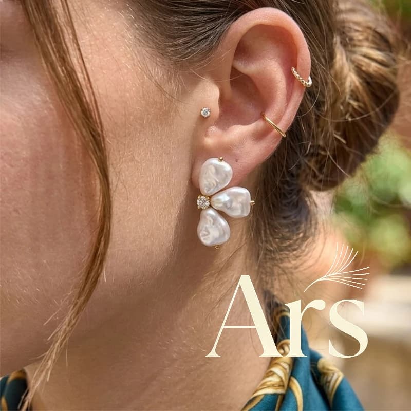 Ars Elegant Imitation Pearl Stud Earrings 18k Gold Plated Flower Earring Stainless Steel Earrings Statement Jewelry Gift for Her