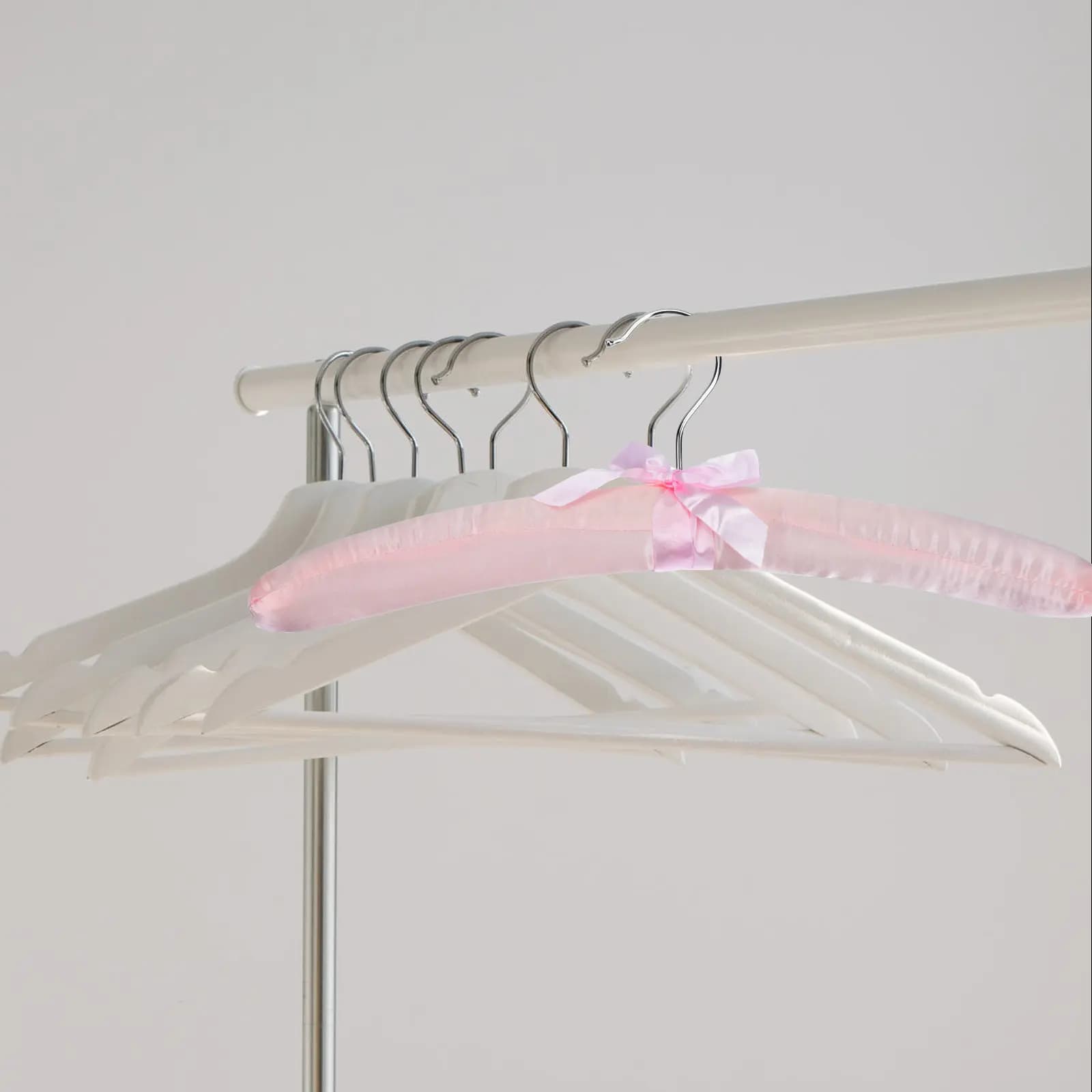 Appendiabiti decorativo per vestiti, 5 pezzi, supporto per abiti antiscivolo a tema matrimonio