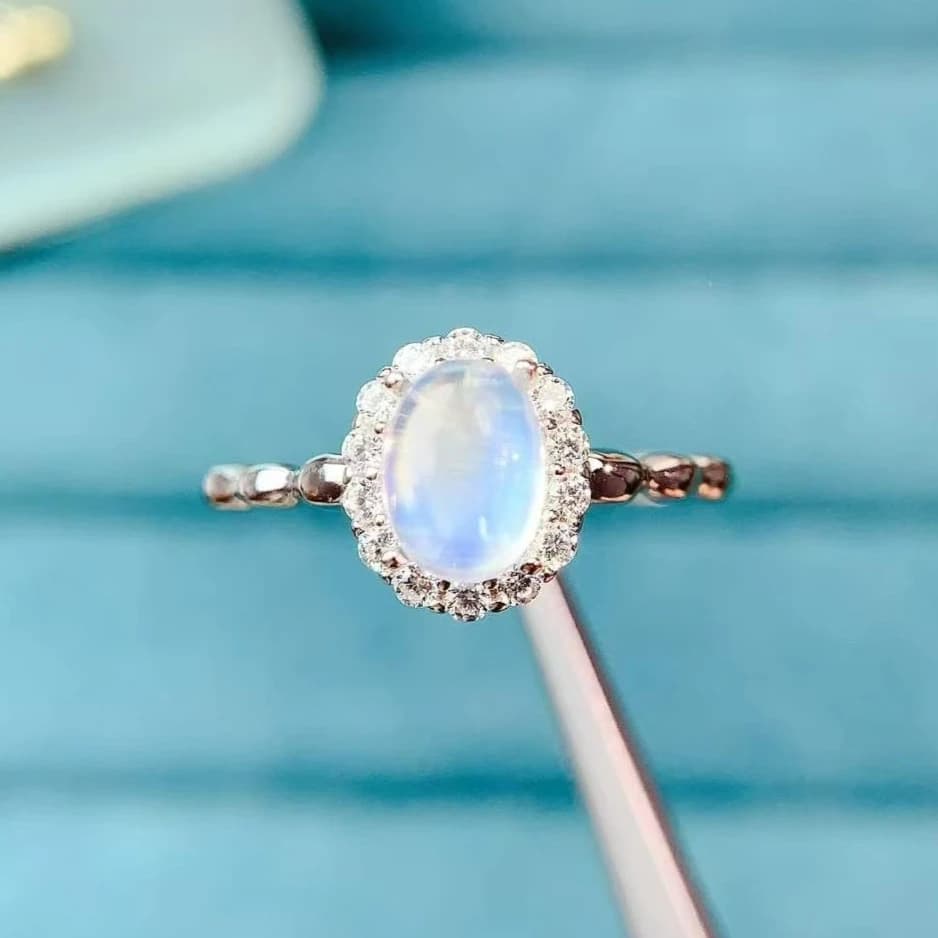 Anello in Argento 925 con Pietra Lunare Naturale Taglio Ovale e Riflessi Blu, con Certificato, Elegante Gioiello con Gemma per Donne