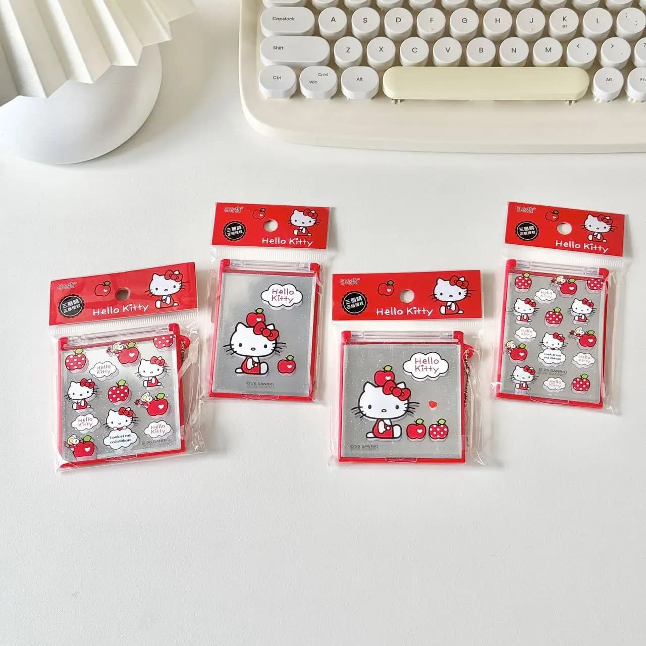 Specchio Portatile per Trucco Sanrio Hello Kitty, Stile Ins, Specchio Pieghevole a Cartone Animato, Accessorio per Trucco per Ragazze, Regalo
