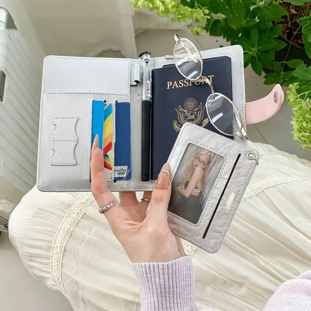 Porta carte creativo Borsa per passaporto in PU Borsa per passaporto con cucciolo carino Clip per passaporto Portafoglio da viaggio per check-in per aereo da donna