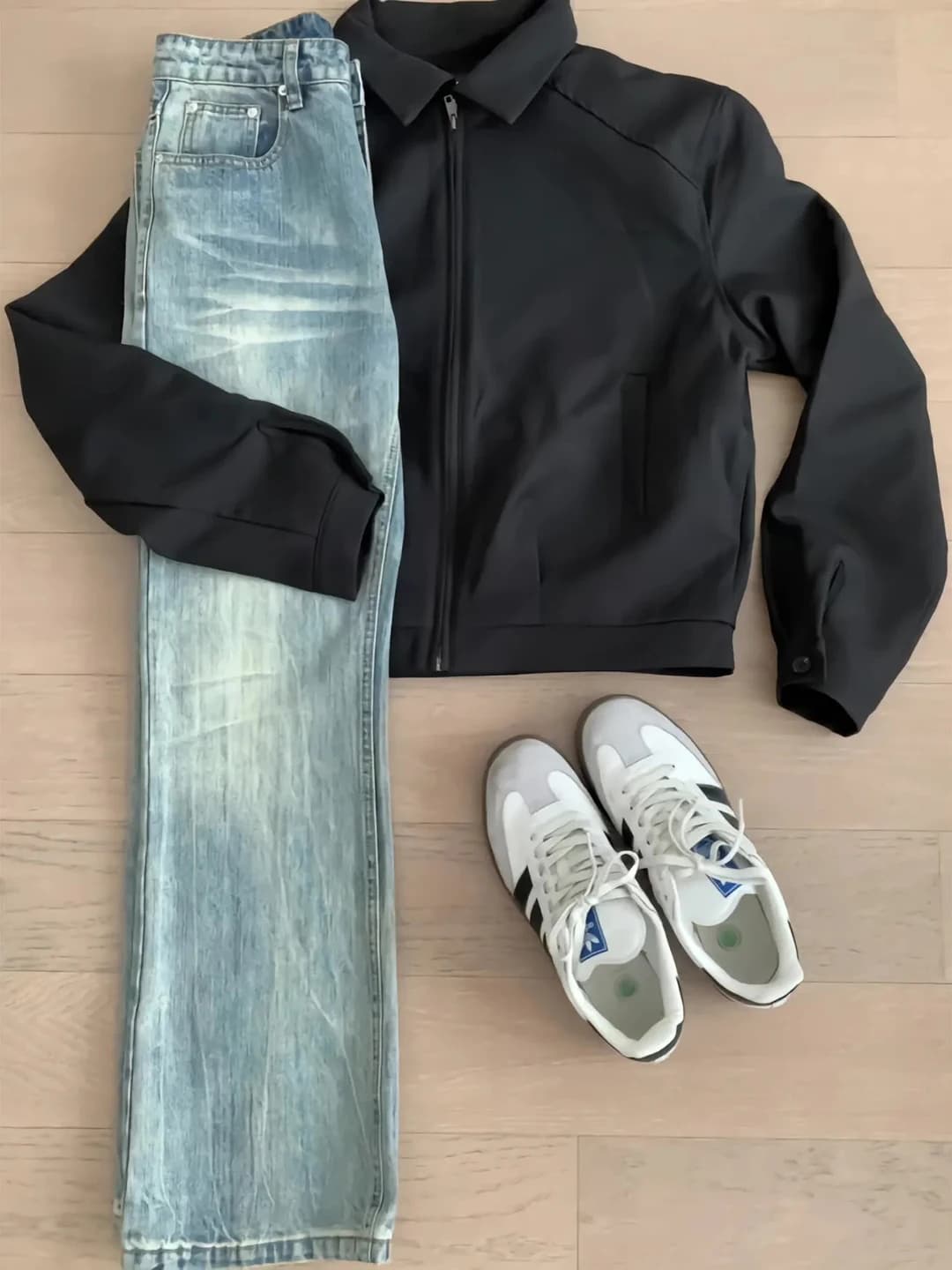 Set Autunnale da Uomo Cleanfit: Giacca e Jeans a Gamba Dritta, Abbigliamento Casual Sportivo con Maniche Lunghe e Pantaloni Lunghi