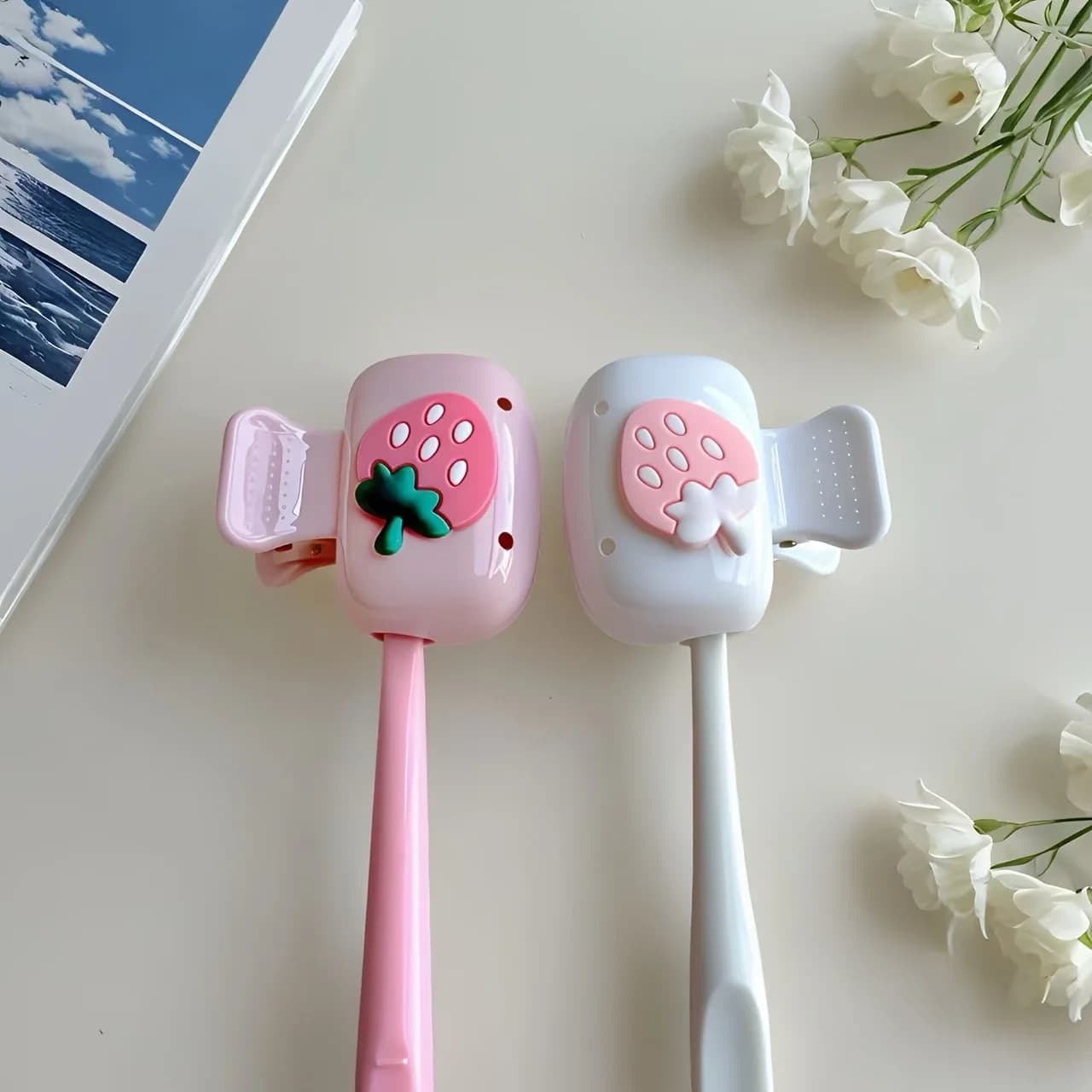 Portaspazzolino da denti a forma di fragola, 2 pezzi, contenitore da viaggio portatile in rosa e bianco, ideale per l'uso in bagno, dormitorio, hotel