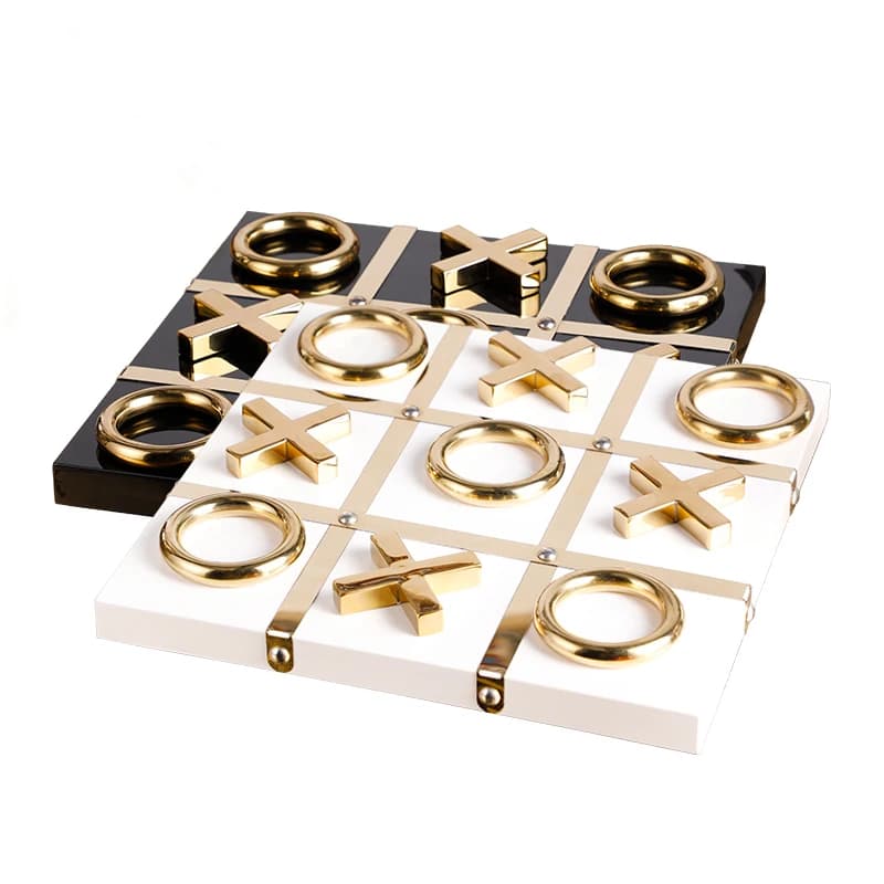 Decorazione all'ingrosso della fabbrica International Tic-Tac-Toe Xo Gioco da tavolo per scacchi Set Scacchiera in legno di metallo Ornamento da tavolo Regalo B'day