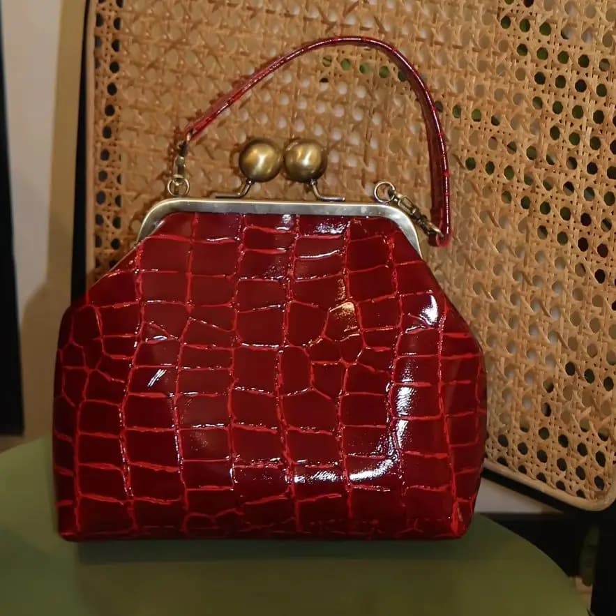 Lost In Vintage Big Ball Kiss Lock Bag in borsa con texture coccodrillo in pelle artificiale rossa calda 22x18x8cm Frizione con telaio Borsa Clip