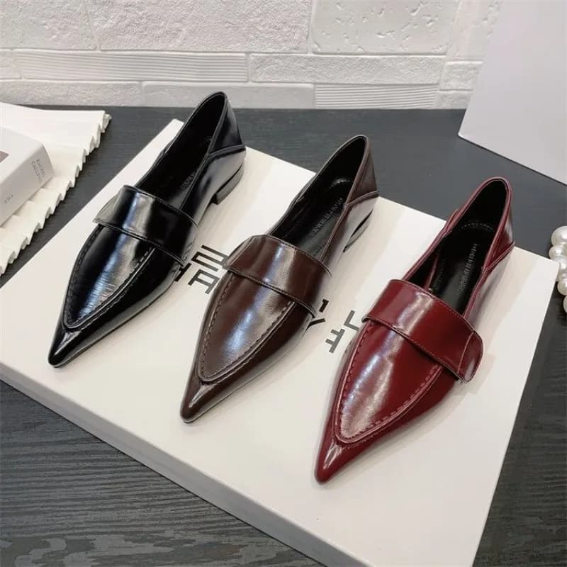 2025 Nuove donne di lusso alla moda ed eleganti mocassini a punta scarpe da balletto piatte in pelle da donna squisite scarpe singole sexy