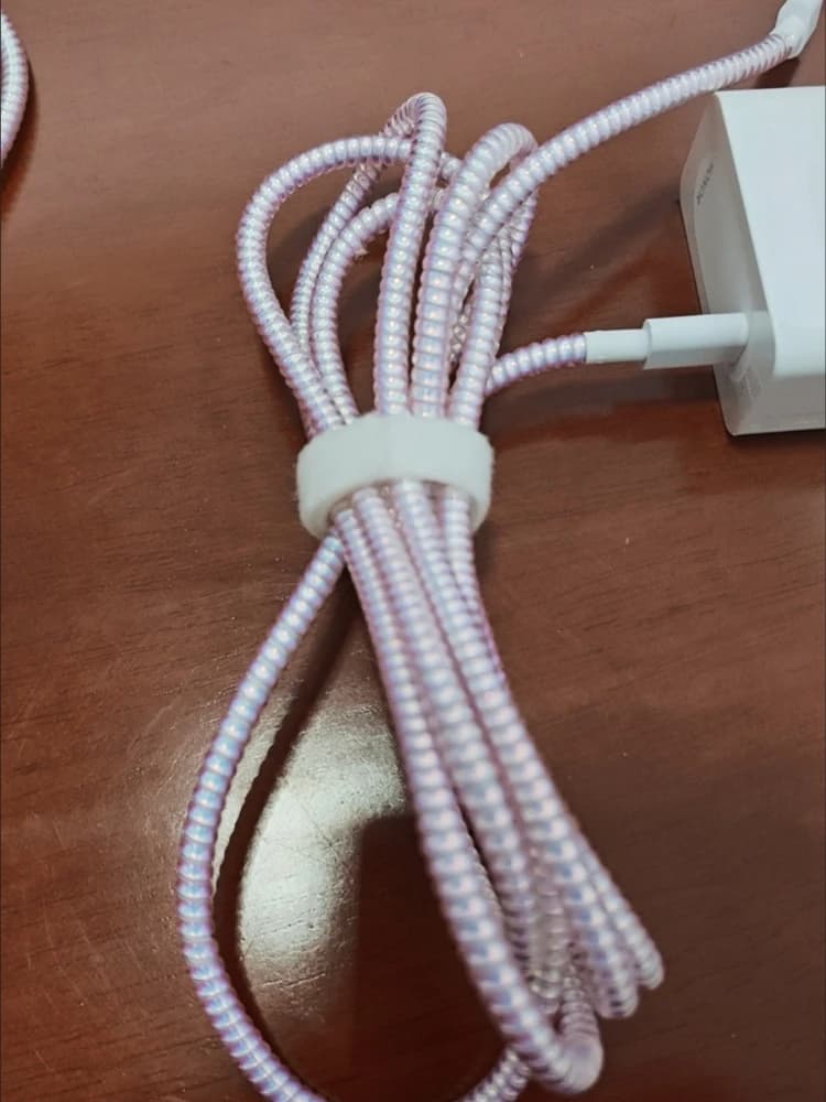 Avvolgicavi da 1,4 m Fascette per cavi e protezioni per cavi di ricarica per tutti i telefoni cellulari Ideale per organizzare i cavi
