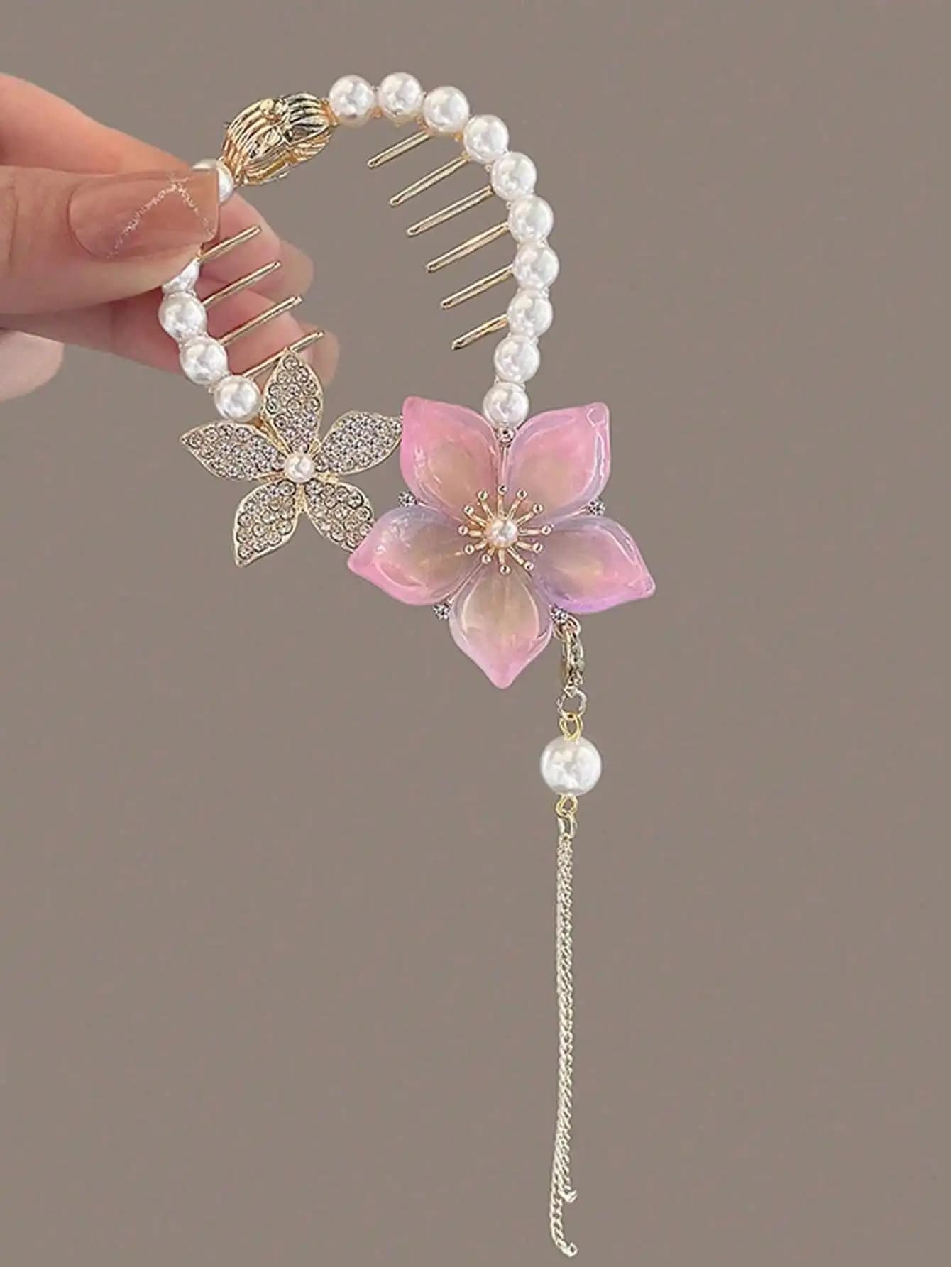 3 fermagli per capelli da donna in lega con perle finte, cristalli, fiori e farfalle, per chignon e coda di cavallo