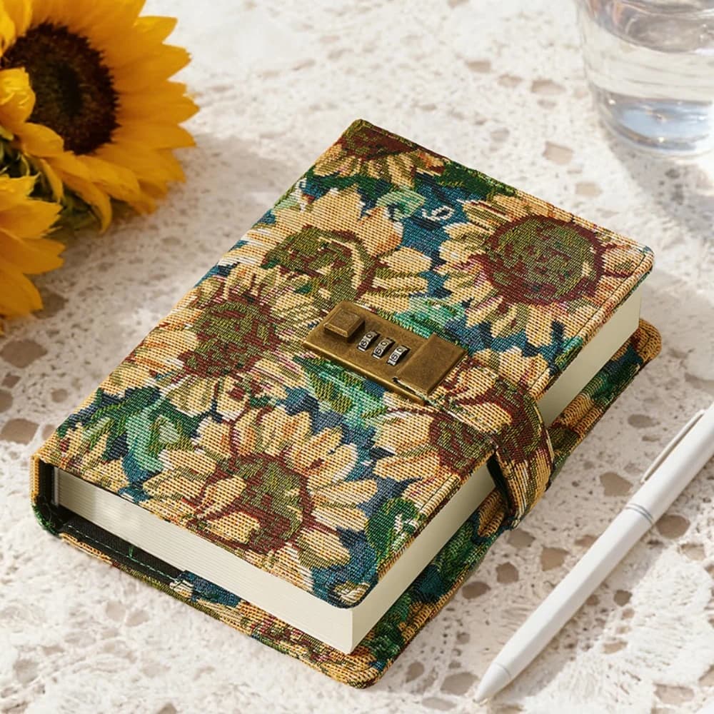 Quaderno Bloccabile B6 in Tessuto Ricamato, Diario Segreto con Codice e Password, Agenda Giornaliera, Regalo di Cancelleria Personalizzato