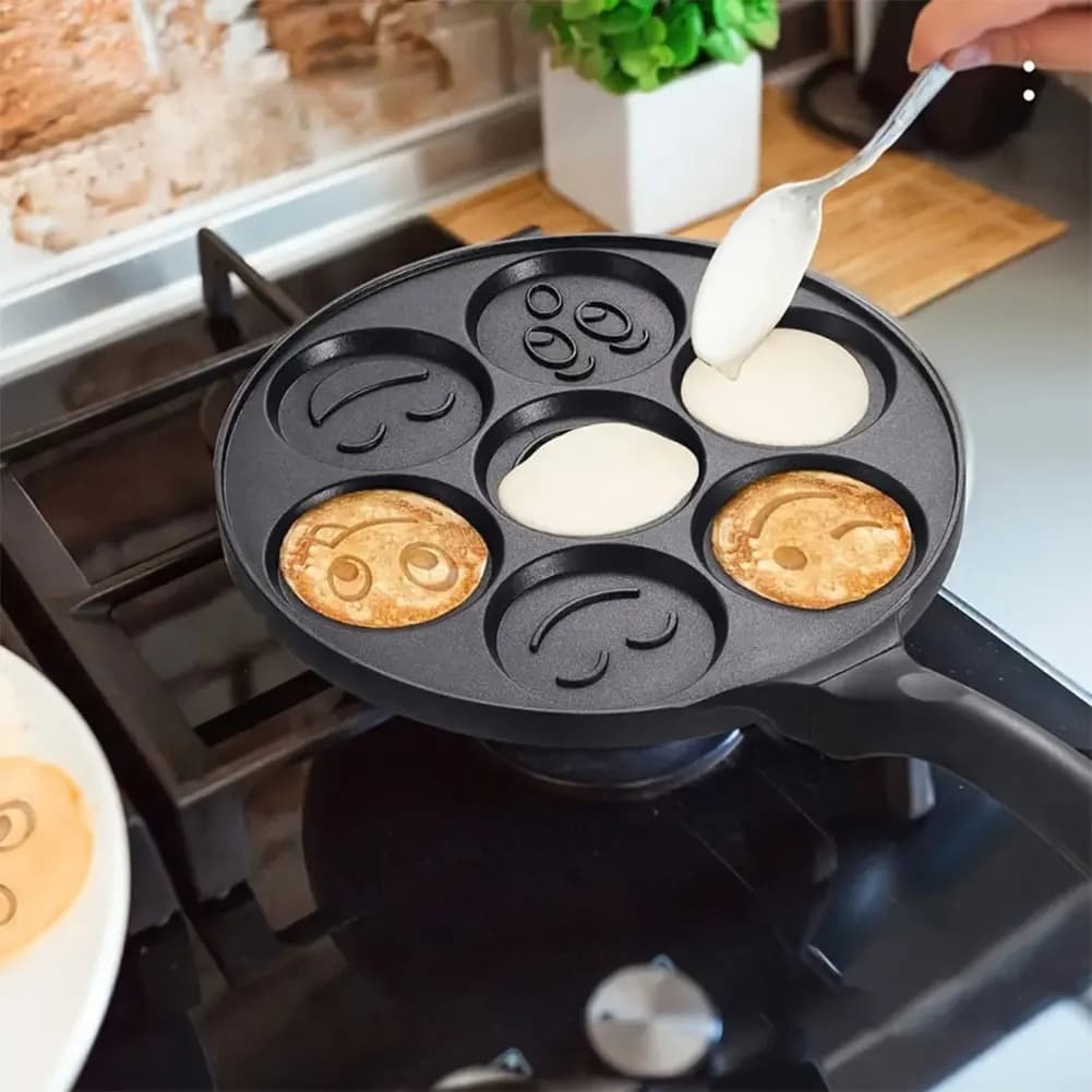 7 Cup Smiley Face Pancake Pan 100% Non-stick Griddle Pancake Maker Pancake Crepe Frying Pan Griddle Mini Pancakes Maker