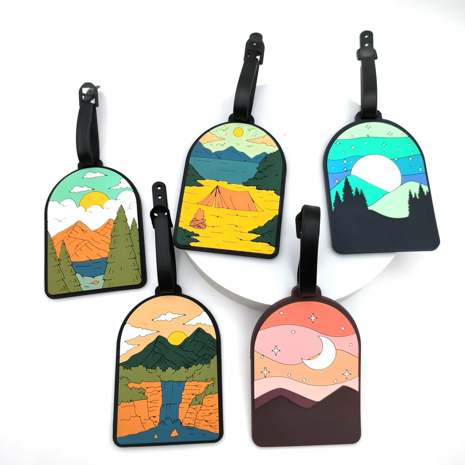 Etichetta per bagagli in stile paesaggio Etichette per bagagli carine Porta indirizzo ID Etichette per imbarco per bagagli Copri carte portatile Accessori da viaggio in PVC