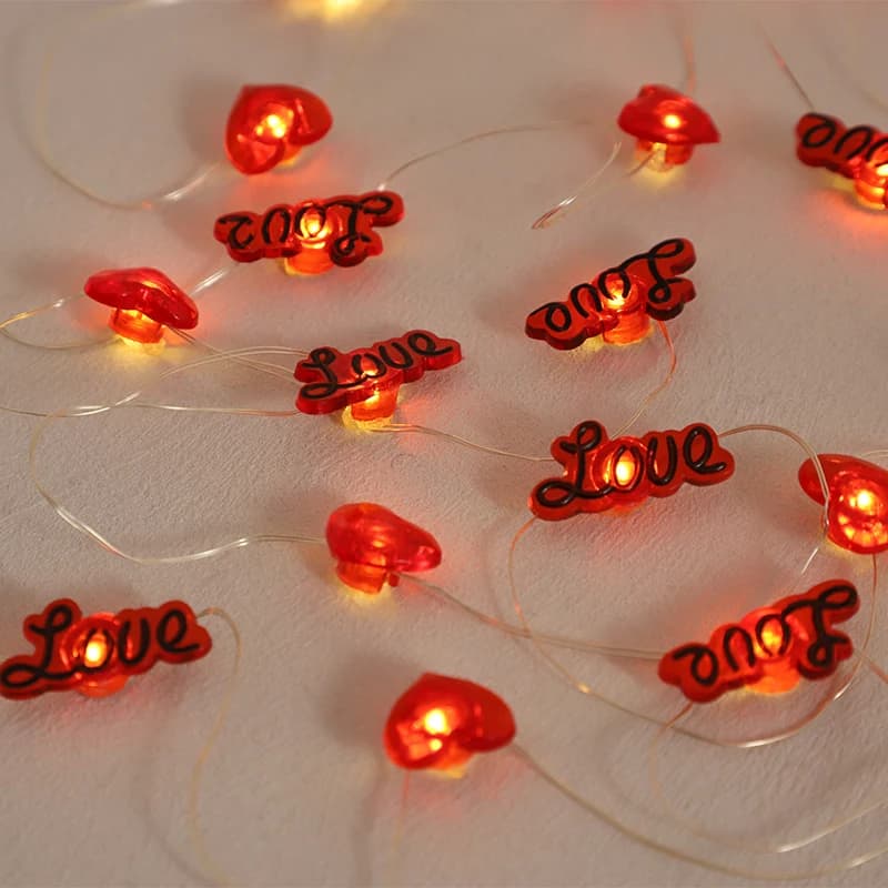 Stringa di luce a forma di cuore d'amore da 78 pollici Ghirlanda di luci a LED a forma di cuore rosso Ghirlanda di pendenti per feste di San Valentino Decorazione di nozze