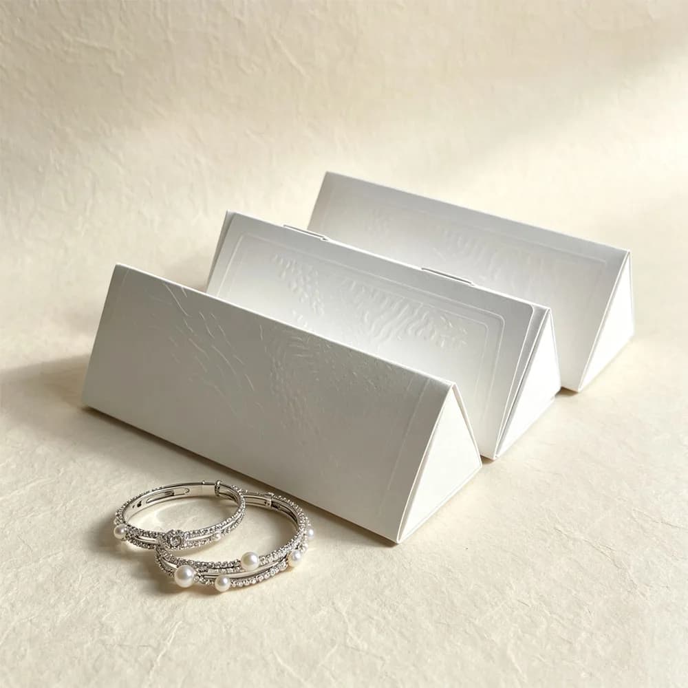 20pcs Jewelry One-piece Packaging Folded Box Rings Spray Lipstick Sunglasses Pendant Brooch Storage Paper Triangle Storage Case