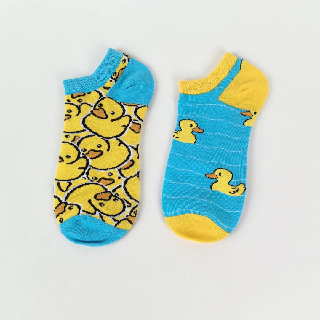1 Pair Women's Cartoon Cute Duck Design Ankle Socks ，AB Colorful Playful Style, Soft Breathable Fabric for Daily Wear
