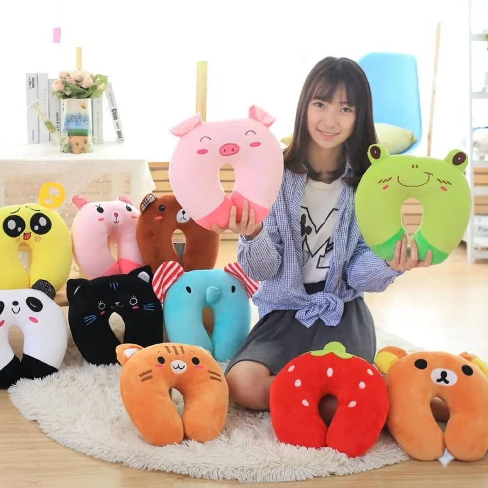 Cuscino da ufficio per protezione del collo del sonno in peluche morbido a forma di U da 10 colori Cuscini da viaggio adorabili e carini per bambini/adulti