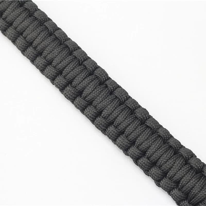 Torcia laser di sopravvivenza multifunzionale per esterni Bracciale Paracord 7 in 1 Attrezzatura a infrarossi intrecciata a mano Strumenti di sopravvivenza