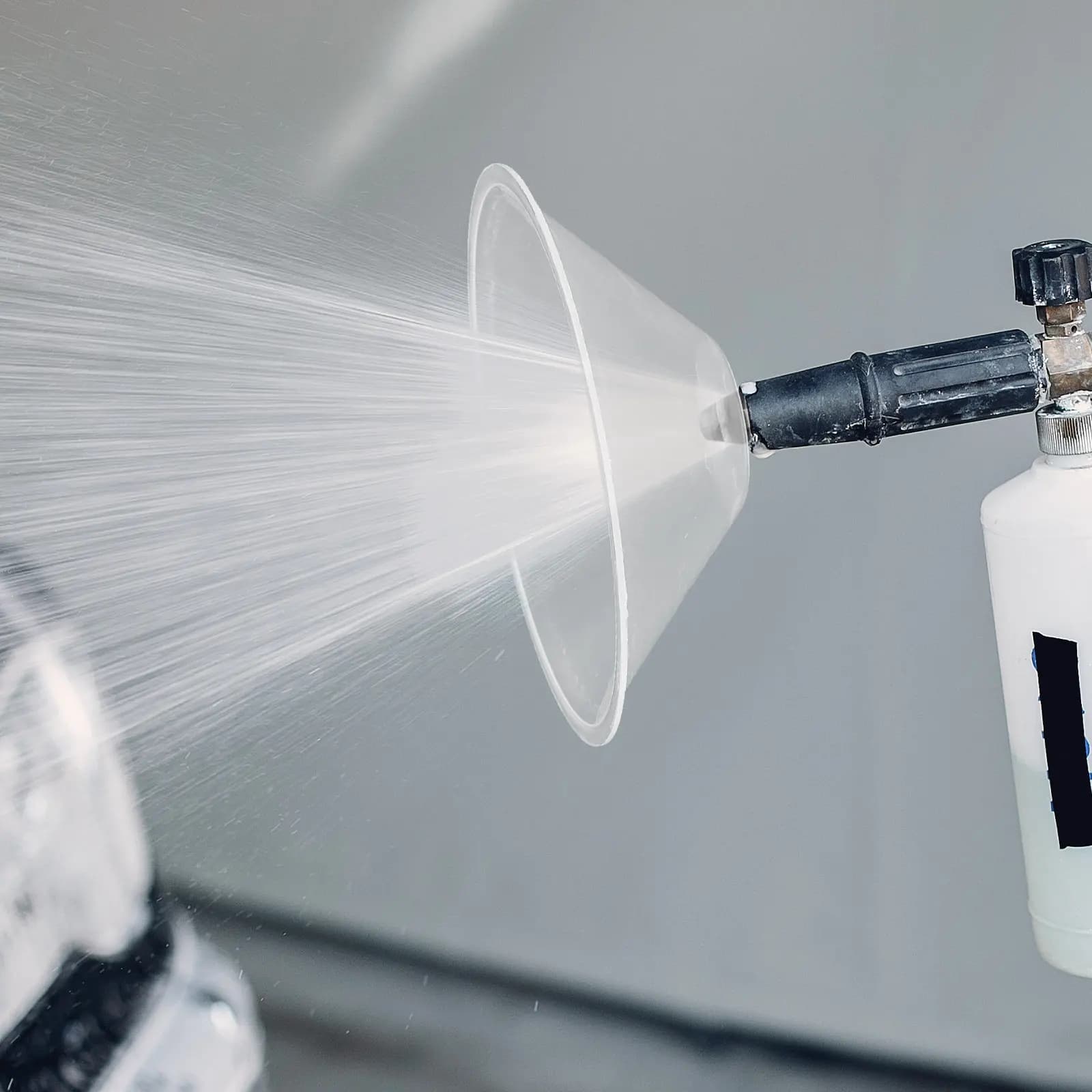 Car Wash Nozzle Protector Fan-Shaped Splash Shield Water Sprayer for Garden Hose High Pressure Vehicle Cleaning Plastic Washing