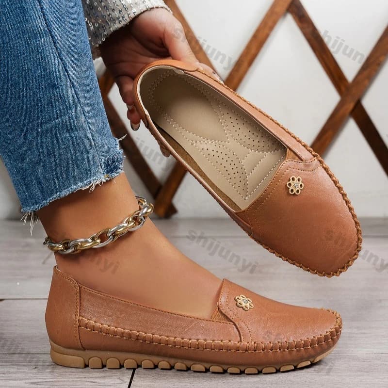 Women's Non Slip Flats 2026 Spring Autumn New Fashion Slip on Vintage Loafers Lightweight Comfortable Soft Sole Casual Shoes