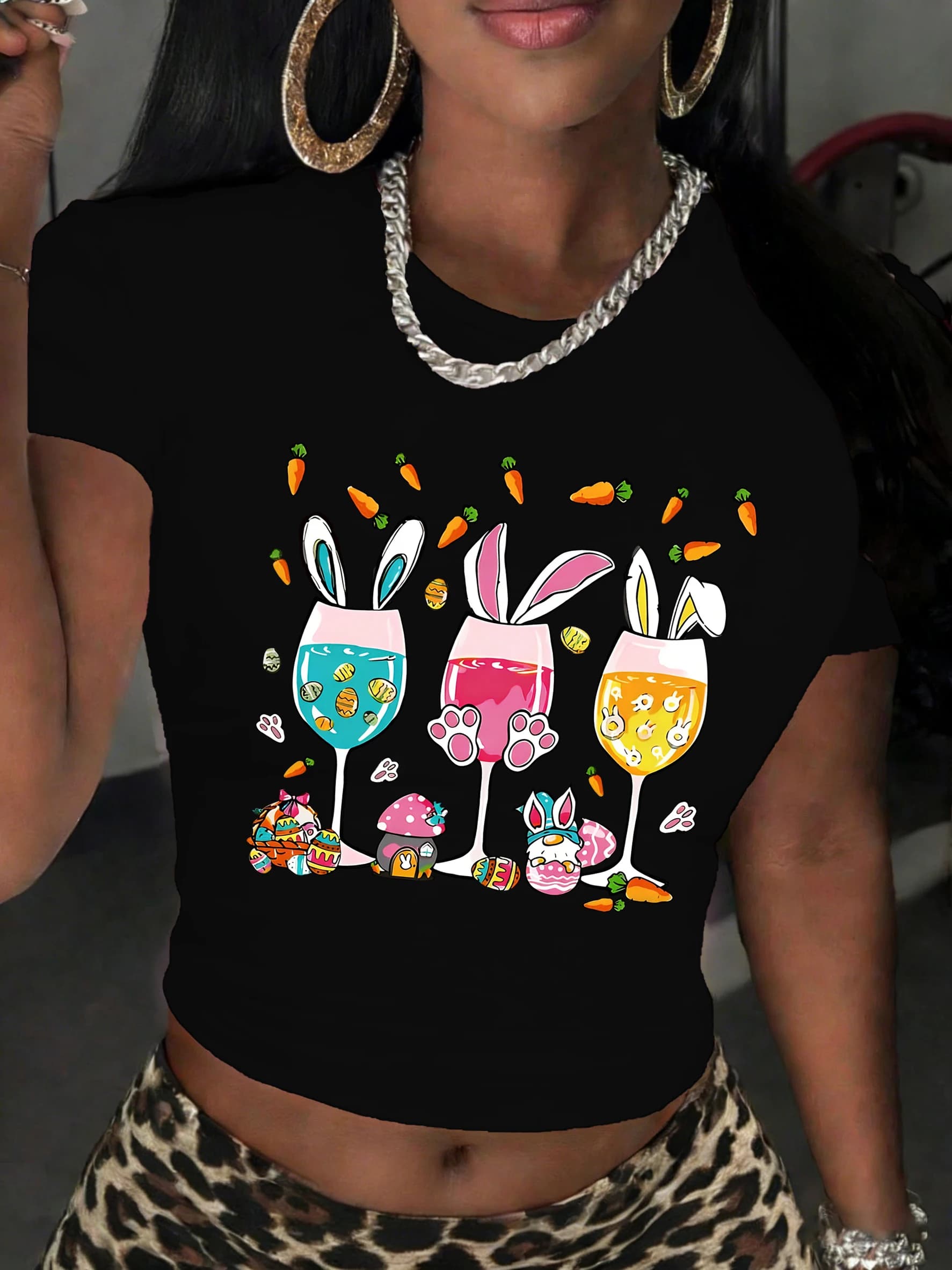 T-shirt da donna con design coniglio pasquale e calice di vino, estiva, traspirante, a maniche corte, in cotone, per yoga, slim, girocollo