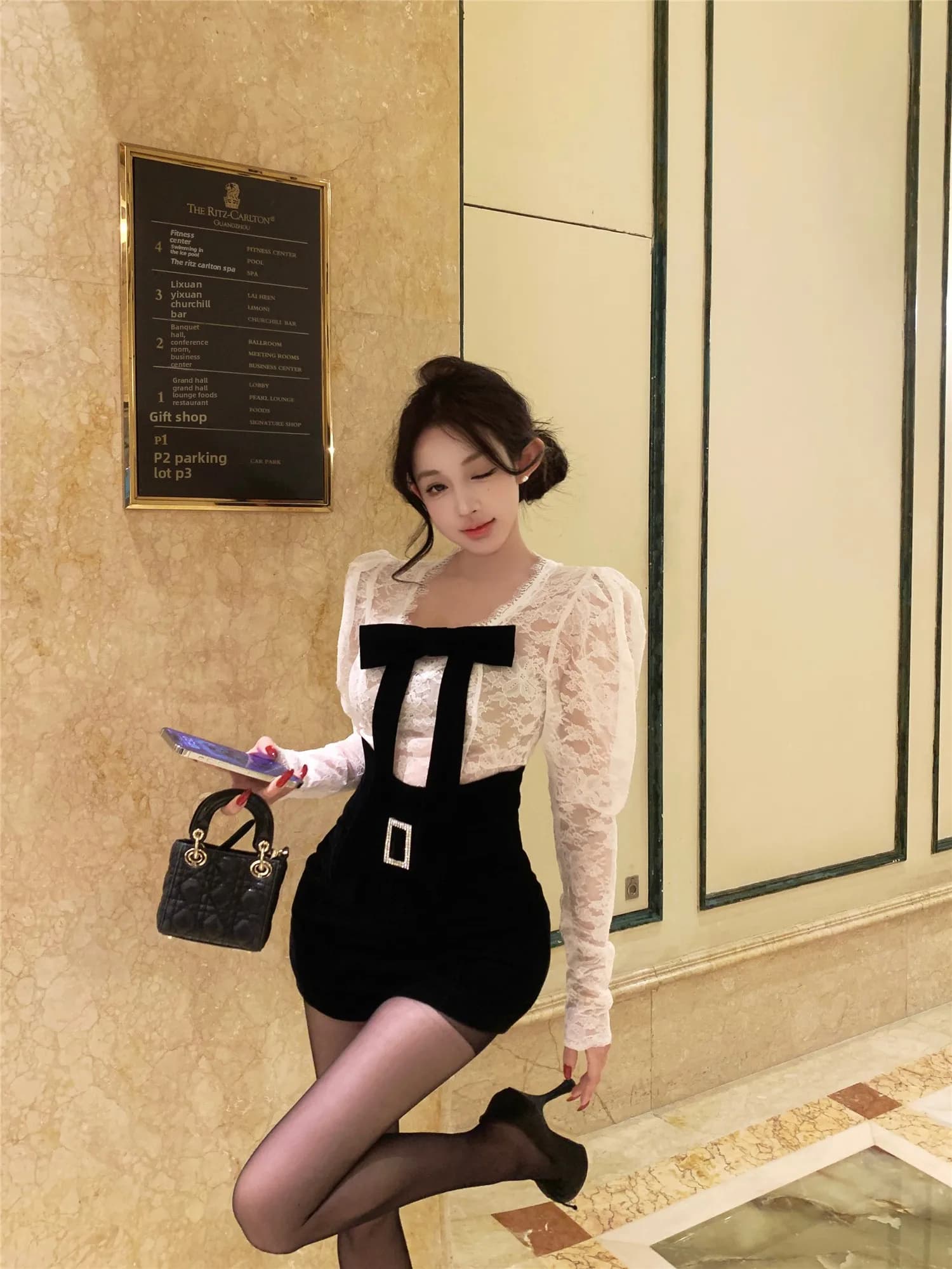 Fashionable Lace Knot V-Neck Long Sleeve Slim Fit Winter Set Black High Waist Straight Leg Shorts Two-Piece Women's...