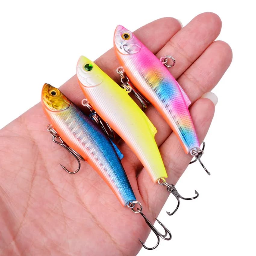 7 pz VIB Inverno Ghiaccio Mare Esche Da Pesca 7 cm/18g Duro Crankbait Wobblers Artificiale 7 Colori Traina Pesca Alla Carpa Accessori