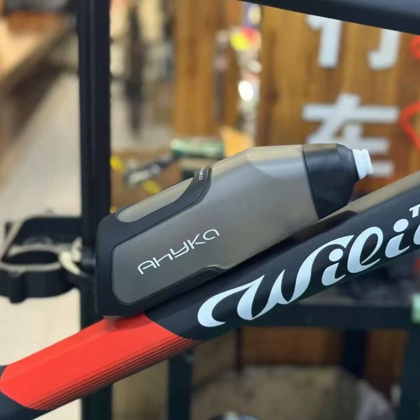 Borraccia da ciclismo AHYKA in PP5 per uso alimentare, senza beccuccio a scomparsa, design aerodinamico per telaio bici da strada e MTB, montaggio sul tubo obliquo