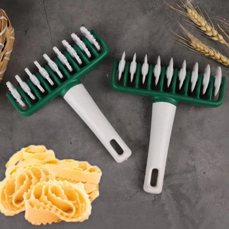 Nuovo 1 pz Noodles Cutter utensile da cucina multifunzione Roller Dockers tagliapasta in plastica Noodle Knife Pasta spaghetti istantanei Maker