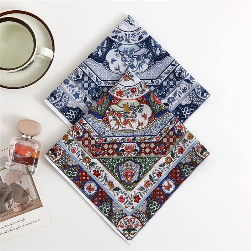 2Pcs 43x43cm 100% Cotton Vintage Flower Printed Lady Bandana Women Handkerchiefs Sweat Wiping Hand Towels