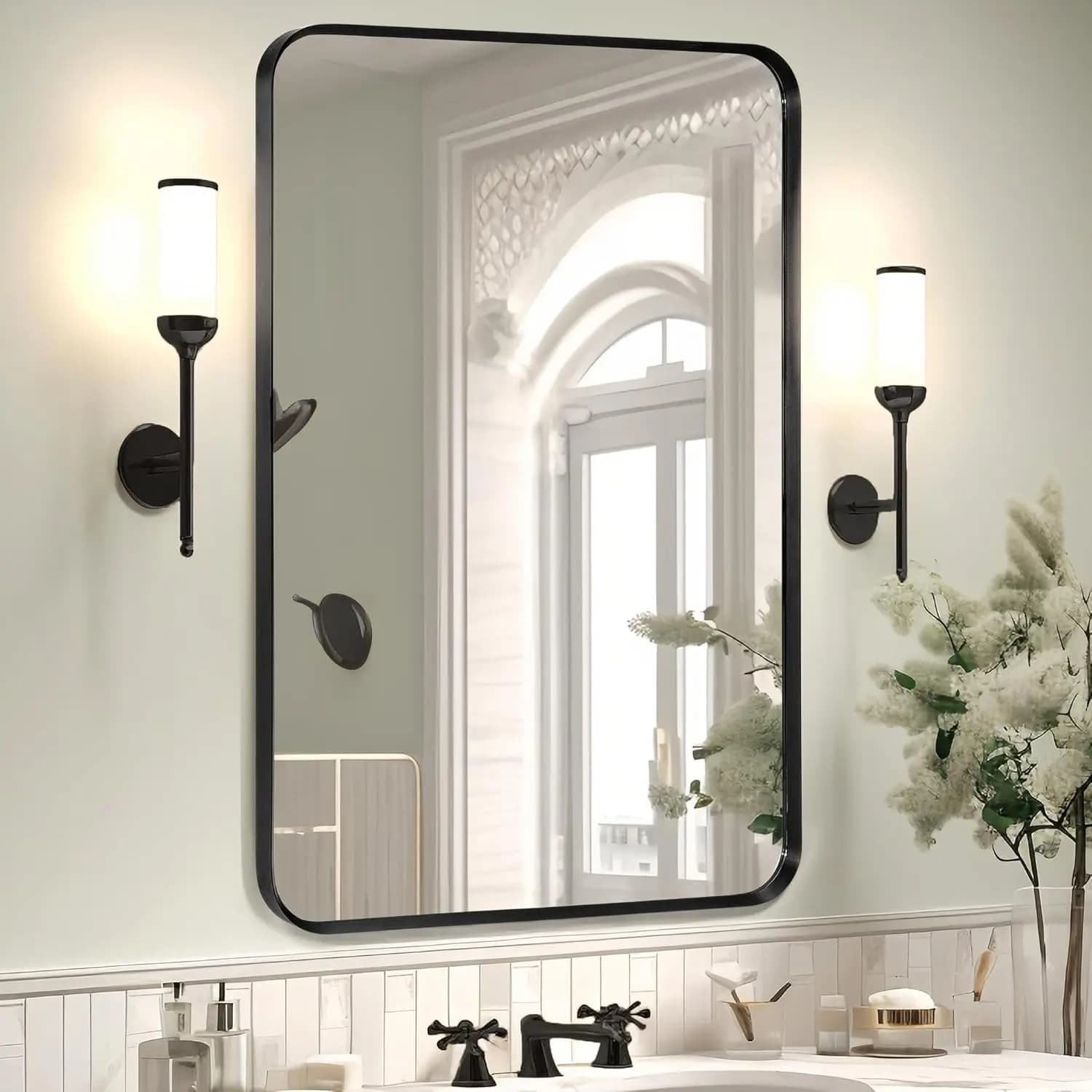 Specchio da bagno rettangolare con angoli arrotondati e cornice in metallo nero spazzolato (24" x 36")
