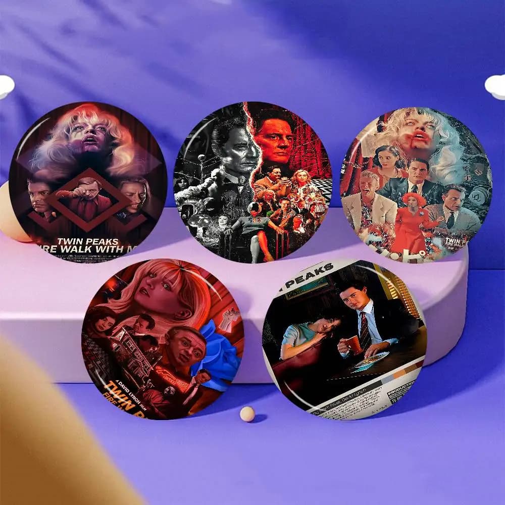 Twin Peaks Movie Anime Button Pin Spilla fatta a mano per vestiti Distintivo di cartone animato Decorazione zaino Accessori di gioielli