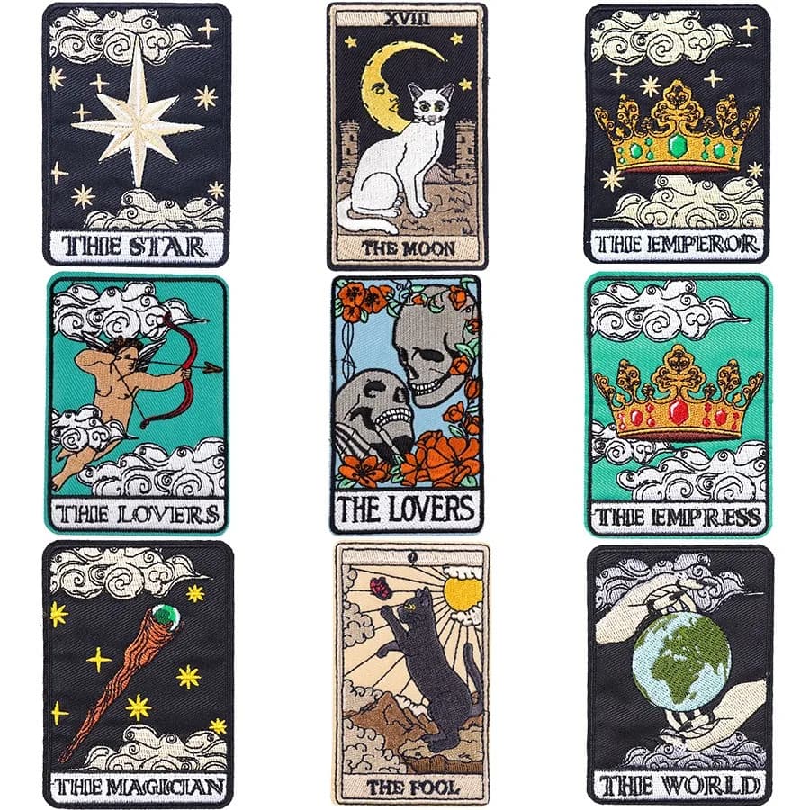 Carta dei tarocchi Applique ricamata Sun Moon Star divinazione segno Iron-on Patch Cat Fool Skull Lovers adesivi in tessuto termoadesivo