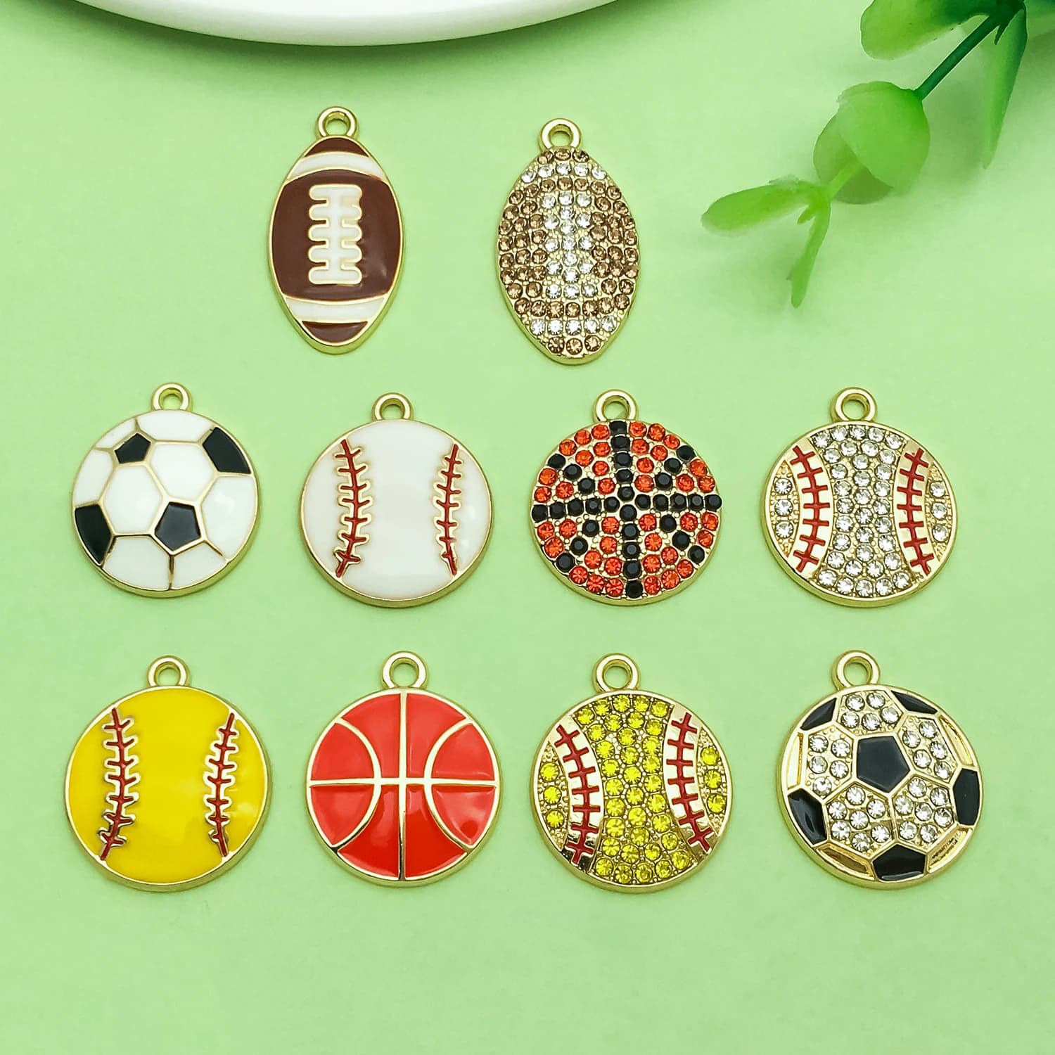 10 ciondoli sportivi in smalto in lega di basket, rugby, calcio, pendenti per bracciale fai da te, collana, orecchini, creazione di gioielli