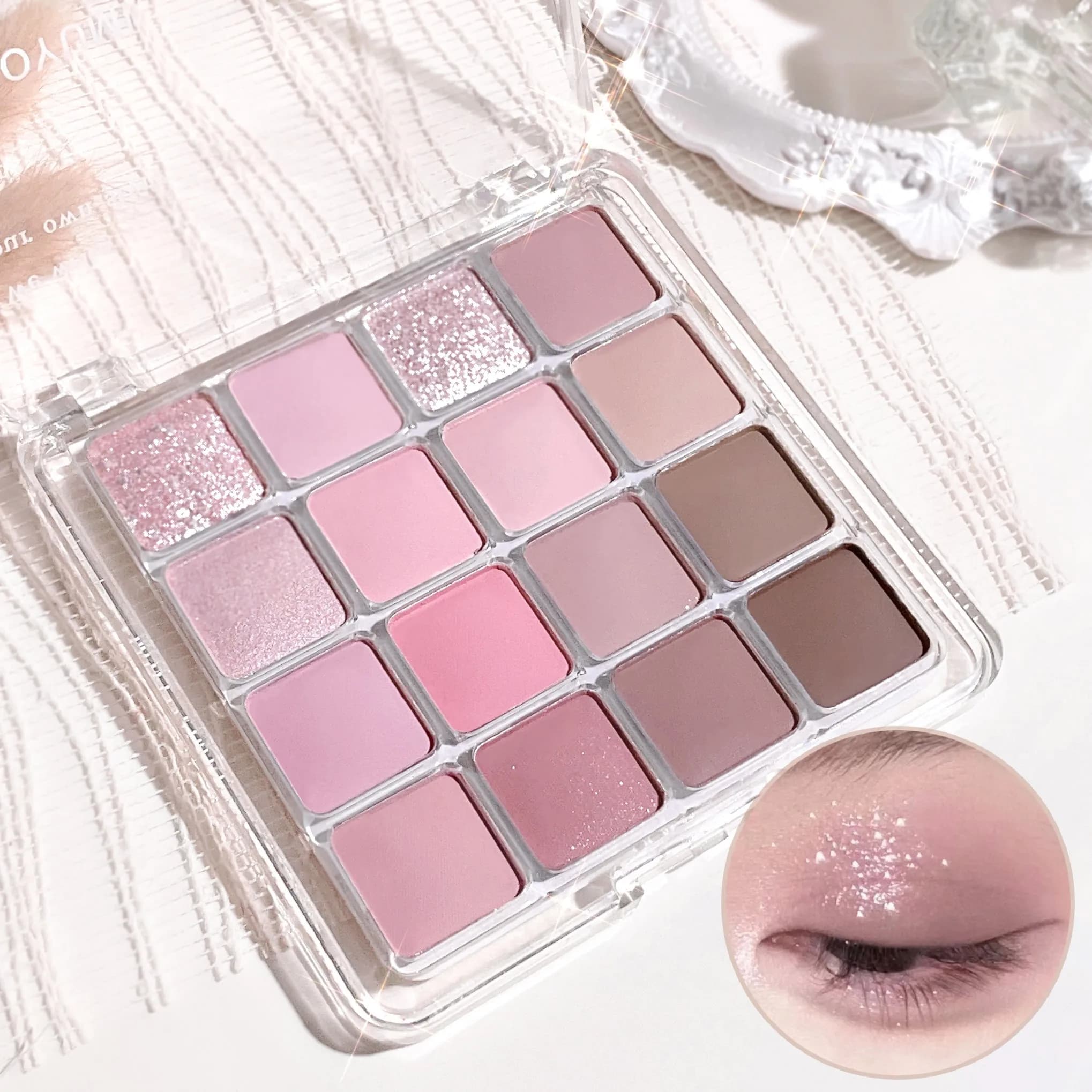 Palettes of 16 colors: glitter finish, matt and shiny in delicate autumn and winter tones of blue, brown, coral and pink