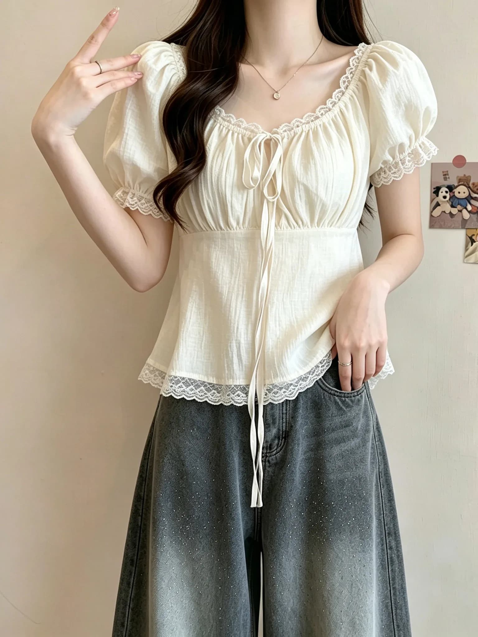 Camicia Plus Size con Maniche a Sbuffo in Pizzo, Modello Corto, Top da Donna che Nasconde il Corpo, Design Snellente in Vita, Nuovo Arrivo Estivo