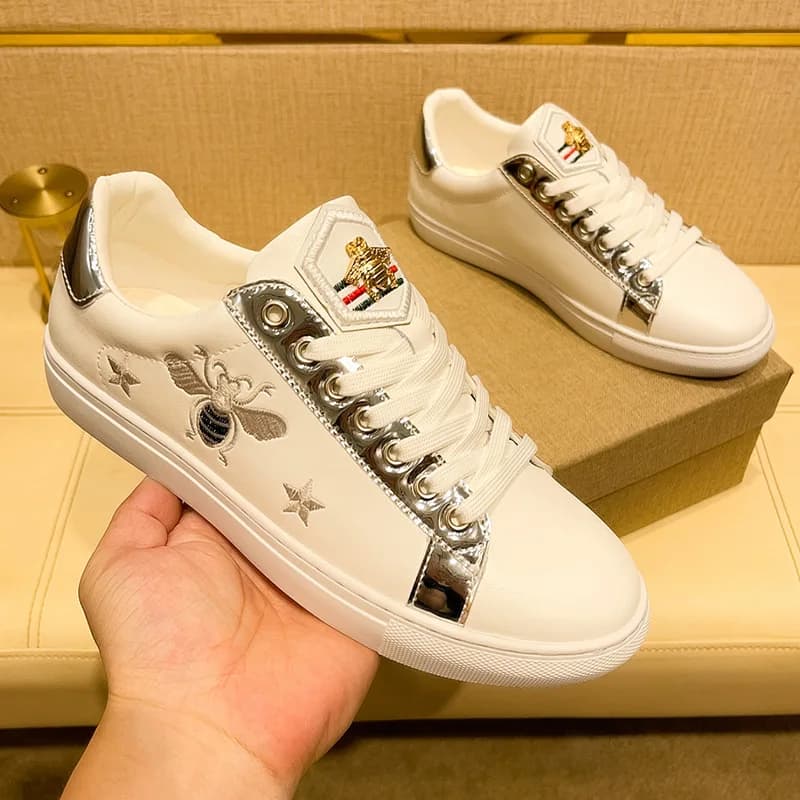 New Shoes for Men Cow Leather Casual Shoes Fashion Embroidery White Flat Skateboard Shoes Youth Lace-up Sneaker