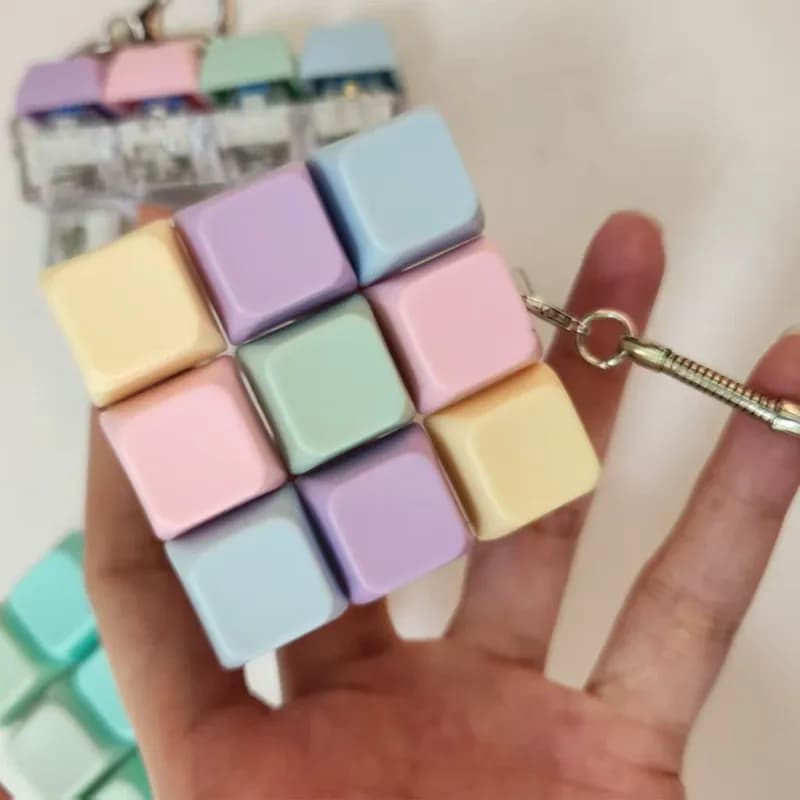 Portachiavi Tester Tastiera Meccanica Colore Macaron 2026, Giocattolo Antistress a 4 Punti e 9 Tasti, Rimbalzo Rapido, Ciondolo per Zaino