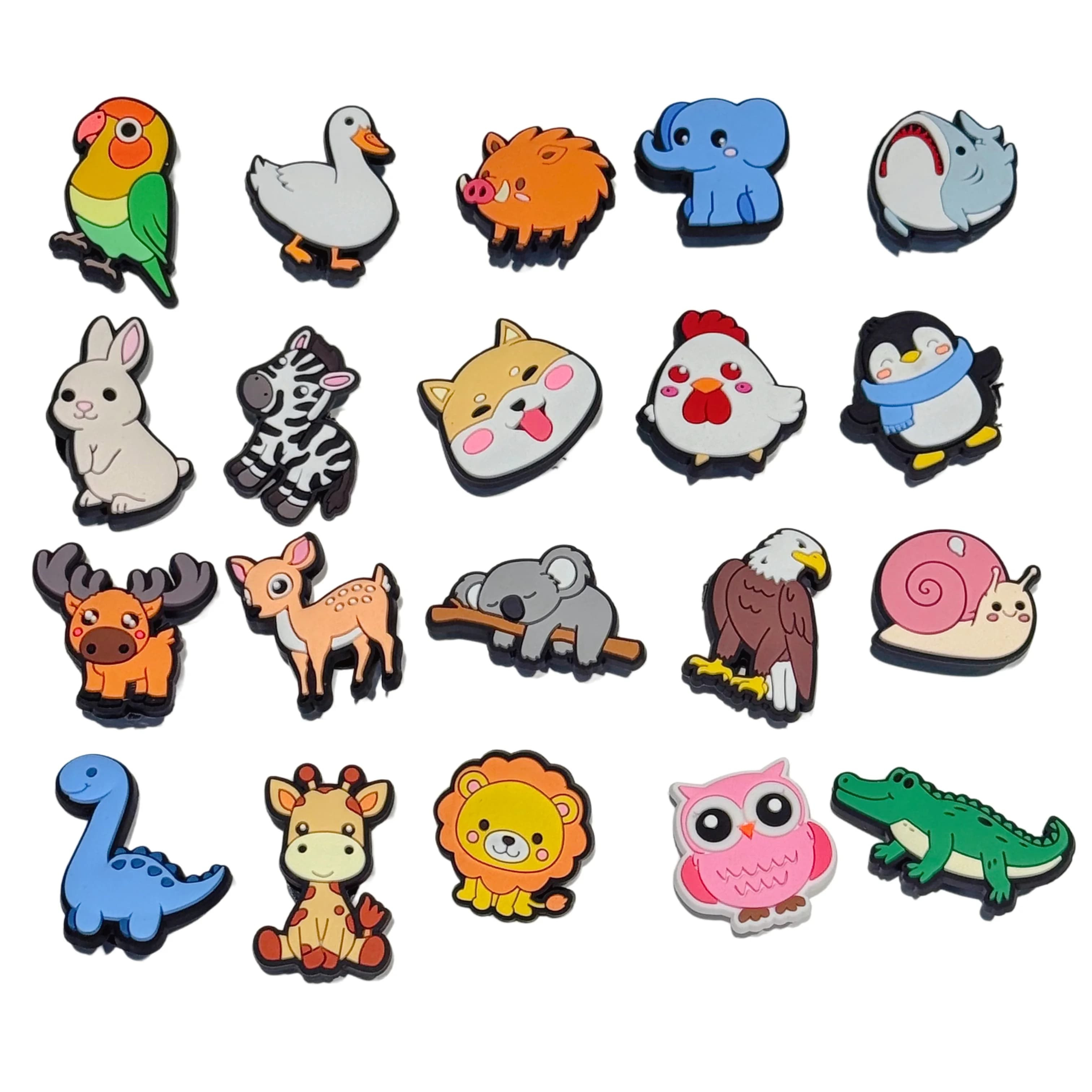 20 Pezzi Decorazioni per Sandali e Scarpe da Giardino in PVC con Animali Cartoon: Elefante, Zebra, Coniglio, Squalo, Cane - Accessori per Zoccoli e Ciabatte