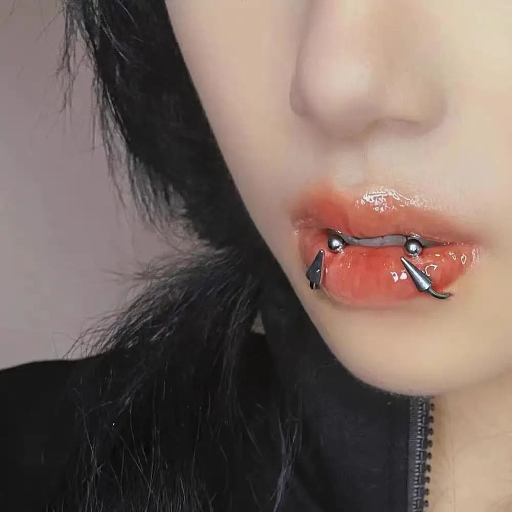 2Pcs 16G Simple Stainless Steel Piercing Lip Ring Fashion Lip Studs Neo-Gothic Piercing Lip Nose Ring Body Piercing Jewelry