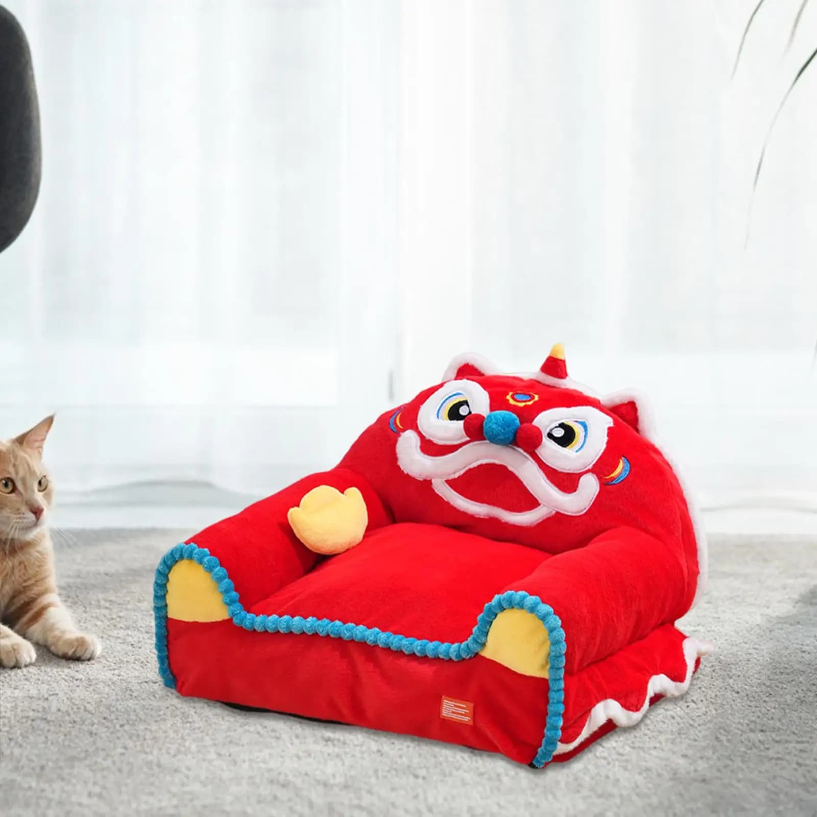 Divano Letto per Animali Domestici, Cuccia per Gatti, Cuccia per Cuccioli a Forma di Cartone Animato, Rifugio Portatile Morbido con Fondo Antiscivolo, Divano in Peluche per Cani e Gatti da Interno