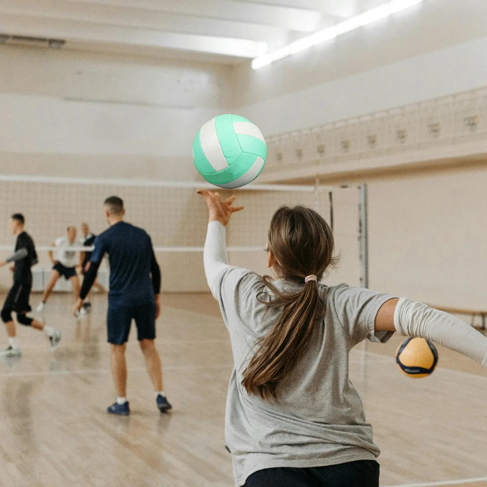 Pallone da Pallavolo Indoor Morbido per Allenamento Adulti, Pronto per Competizioni, Colori Vivaci, Durabilità Superiore, Progettato con Precisione