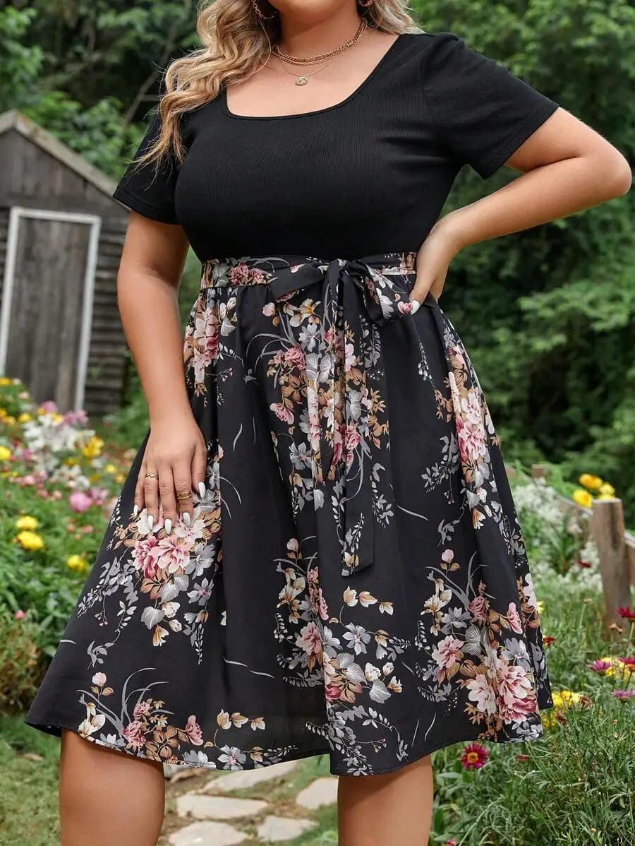 Abito a trapezio con stampa floreale e cintura, a maniche corte, casual estivo da donna