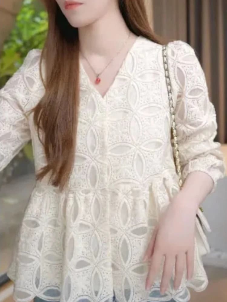 Women French Retro Apricot V Neck Lace Doll Shirt 2026 Autumn Embroidery Long Sleeve Elegant Tops