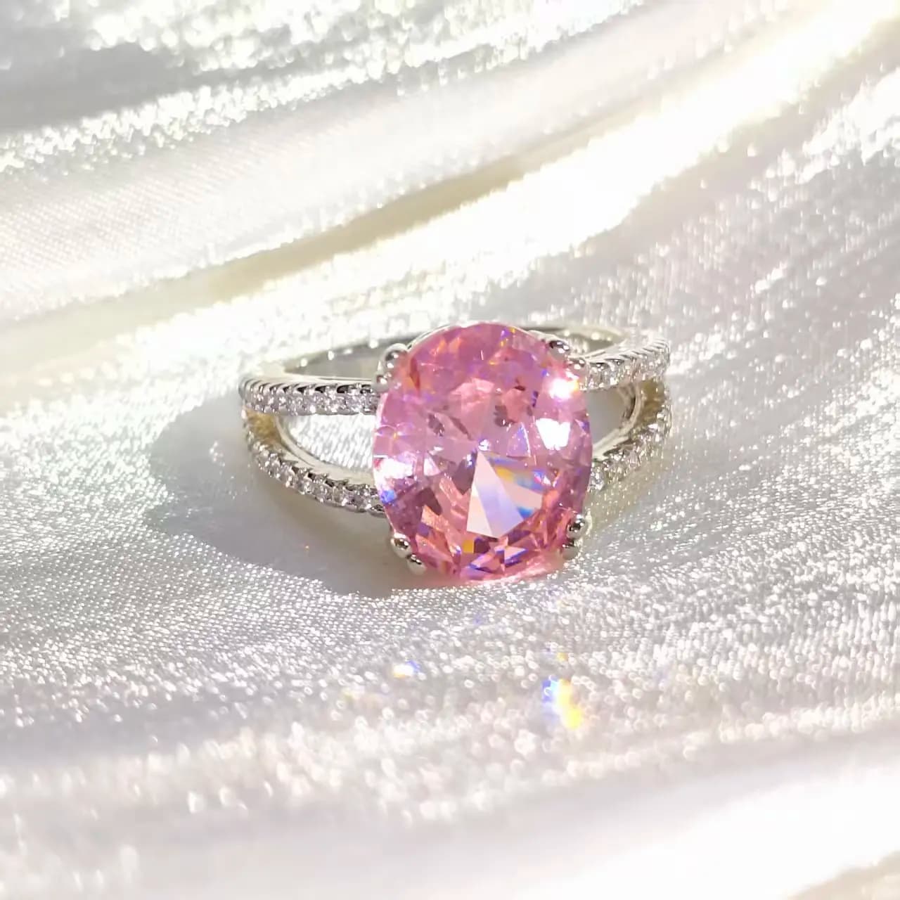 Anello Largo di Lusso in Argento Sterling 925 con Tre File di Zirconi Rosa e Viola Scintillanti