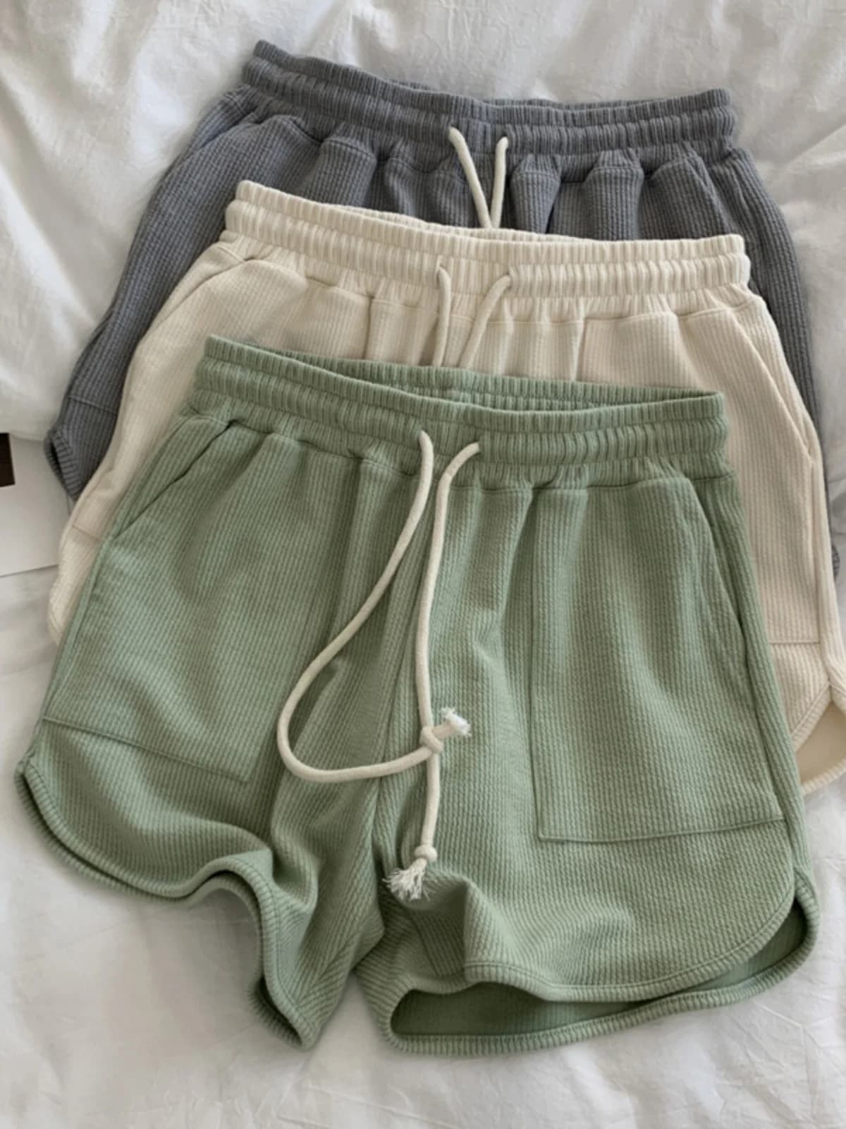 Pantaloncini a vita alta da donna, estivi, sottili, casual, a gamba larga, sportivi, stile coreano, abbigliamento esterno GIMA, asimmetrici, per il pendolarismo S...