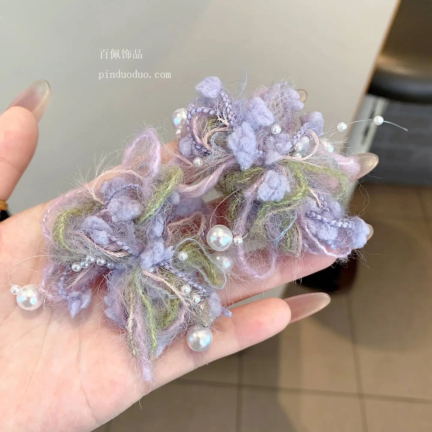 1/2 pz. Graziosa Molletta per Capelli a Farfalla Lavorata a Maglia, Stile Fatato, con Fiore Colorato in Peluche e Nappa, Clip Laterale per Frangia, Accessorio per Capelli da Ragazza