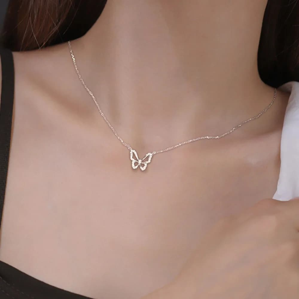 Women's Light Luxury Butterfly Necklace 2025 New chain design with clavicle Pendant with chain neck for fashionable commuters