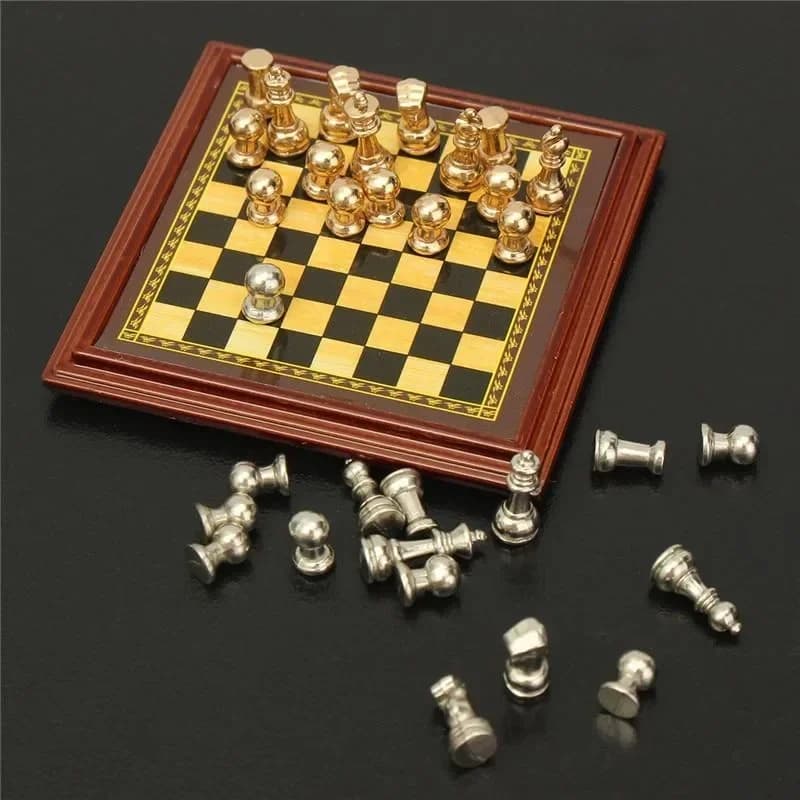 1:12 Scale Dollhouse Miniature Metal Chess Set Board Toy Home Room Dollhouse Set Toys