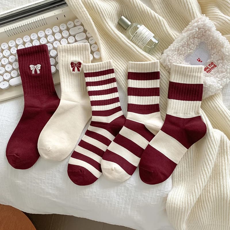 Calzini da donna Autunno Inverno Cotone lavorato a maglia Scuola Ragazze Calzini a tubo centrale Donna Casual a righe Hip Hop Skateboard Calzini sportivi Sox