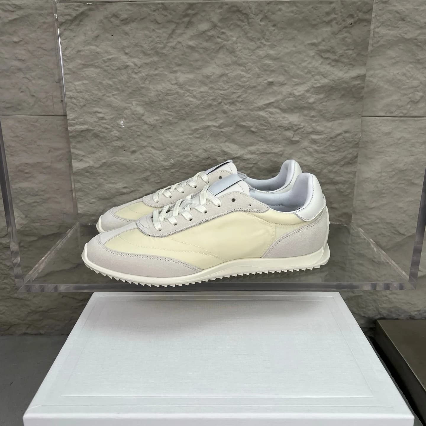 2026 New Women Shoes Fabric & Suede Sneakers Lace Up Retro Casual Running--wy81