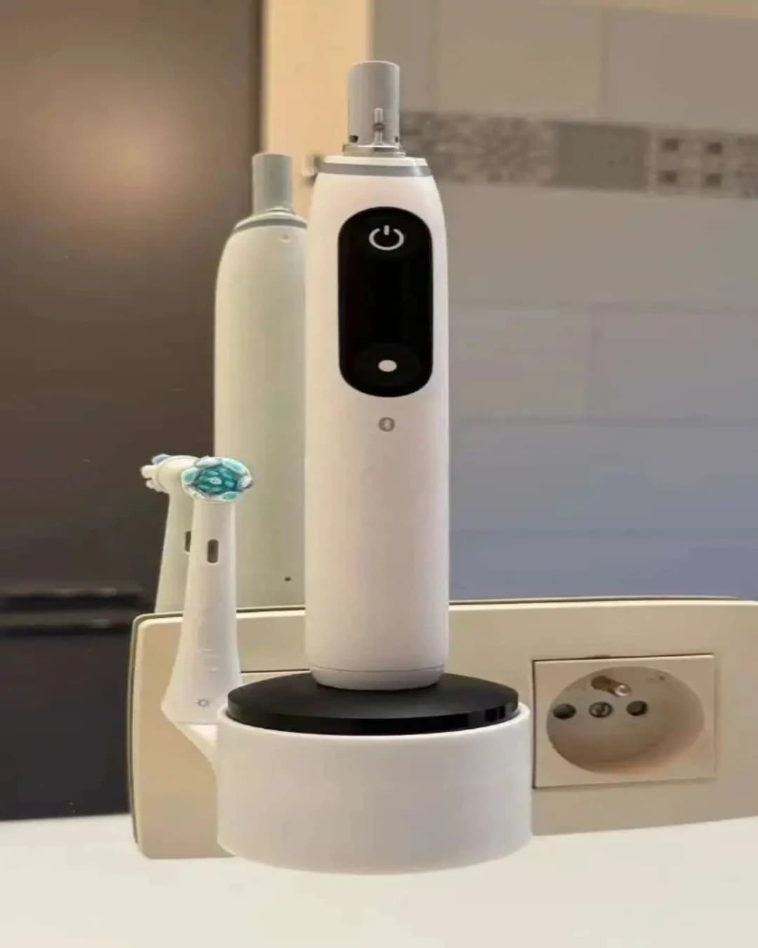 Support for Oral-B toothbrush charger, portable and without holes